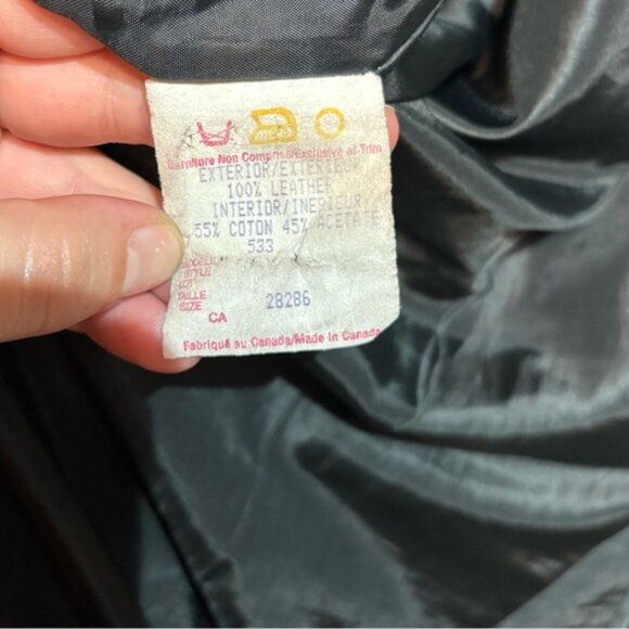 Vintage black leather belted moto jacket - made in Canada size large - Picture 9 of 11